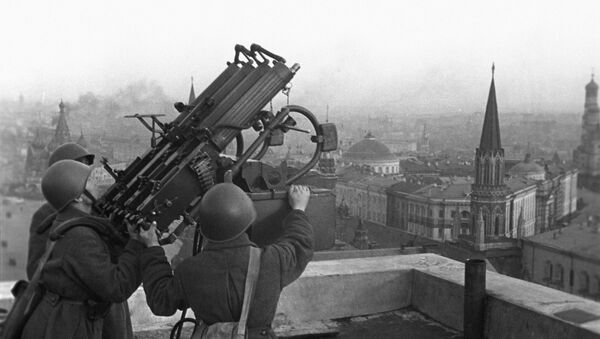 Soviet anti-aircraft gunners - Sputnik International