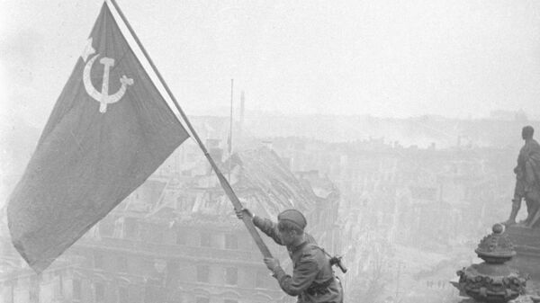 The Victory banner above Berlin - Sputnik International