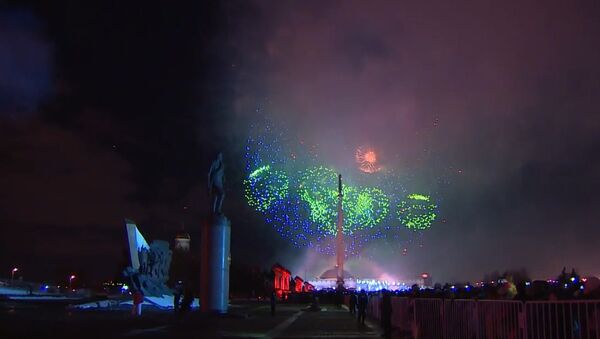 Spectacular Fireworks Light up Moscow Sky on Defender of Fatherland Day - Sputnik International