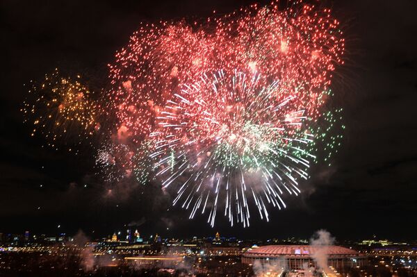 Fireworks marking the Defender of the Fatherland Day in Moscow Fireworks marking the Defender of the Fatherland Day in Moscow - Sputnik International