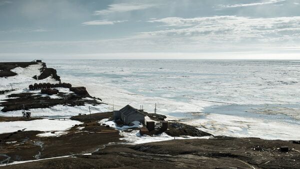 The Uyedineniya Island (Lonely Island) polar station in the Kara Sea opened in 1934 and closed in 1996 - Sputnik International
