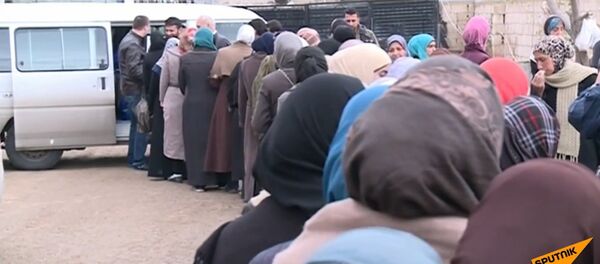 Russian Army Delivers Humanitarian Aid to Syrians Russian Army Delivers Humanitarian Aid to Syrians - Sputnik International