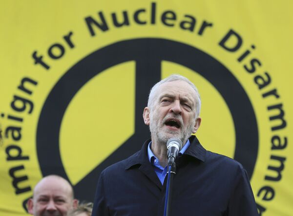 Jeremy Corbyn, the leader of Britain's opposition Labour Party, addresses a protest against the Trident nuclear missile system in London, February 27, 2016.  - Sputnik International