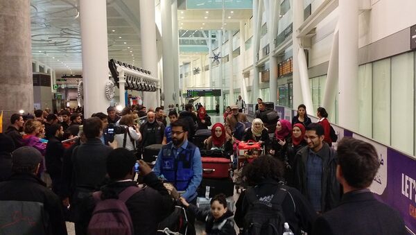 First Syrian Refugee family landed in Toronto - Sputnik International