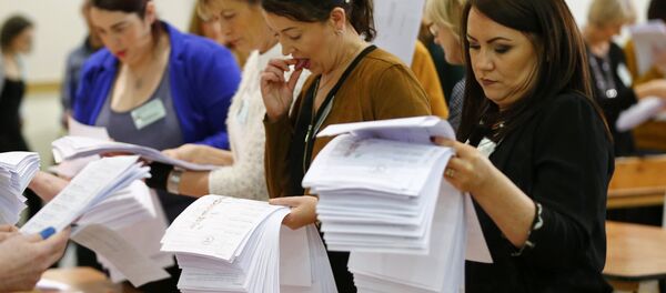 Ballot papers are sorted during the second day of the General Election count in Dundalk, Ireland February 28, 2016. - Sputnik International