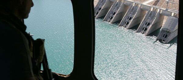 The view from a helicopter as it flies above the dam in Mosul, Iraq. The view from a helicopter as it flies above the dam in Mosul, Iraq. - Sputnik International