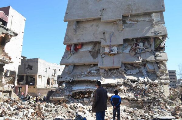 A ruined building in Cizre. A ruined building in Cizre. - Sputnik International
