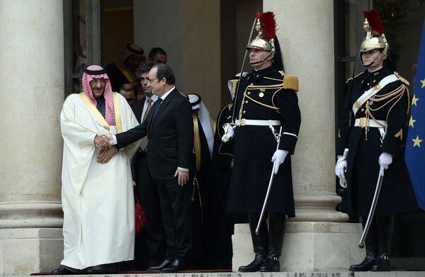French President Francois Hollande (2nd L) shakes hands with Saudi Crown Prince Mohammed bin Nayef as he escorts him following their talks on March 4, 2016 at the Elysee Presidential Palace in Paris French President Francois Hollande (2nd L) shakes hands with Saudi Crown Prince Mohammed bin Nayef as he escorts him following their talks on March 4, 2016 at the Elysee Presidential Palace in Paris - Sputnik International