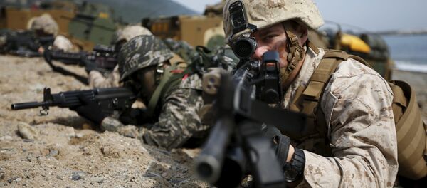 U.S. and South Korean marines participate in a U.S.-South Korea joint landing operation drill in Pohang, South Korea, in this March 31, 2014 file picture - Sputnik International