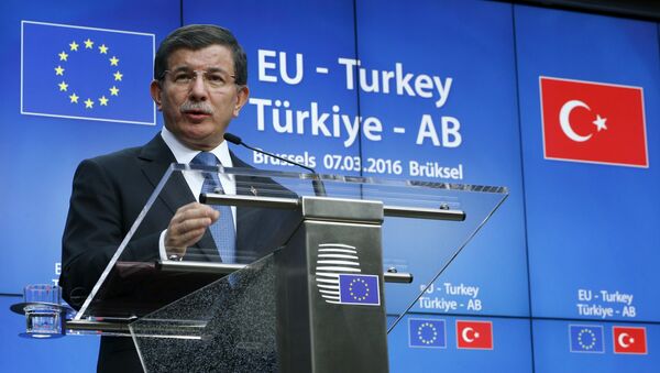 Turkish Prime Minister Ahmet Davutoglu speaks at a news conference at the end of a EU-Turkey summit in Brussels March 8, 2016. - Sputnik International