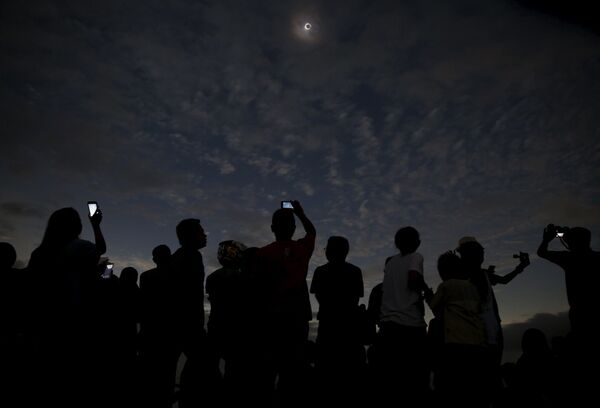 Stargazers' Paradise: Mind-Boggling Pictures of First Solar Eclipse in 2016 - Sputnik International