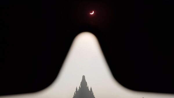 Stargazers' Paradise: Mind-Boggling Pictures of First Solar Eclipse in 2016 - Sputnik International