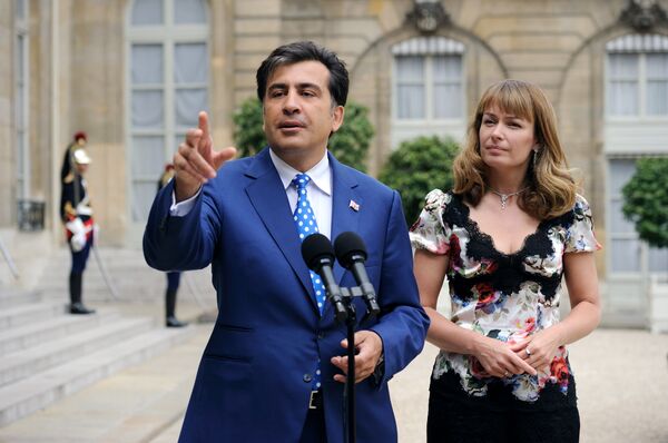 Mikheil Saakashvili (L) and his wife Sandra Elisabed Roelofs (R) Mikheil Saakashvili (L) and his wife Sandra Elisabed Roelofs (R) - Sputnik International