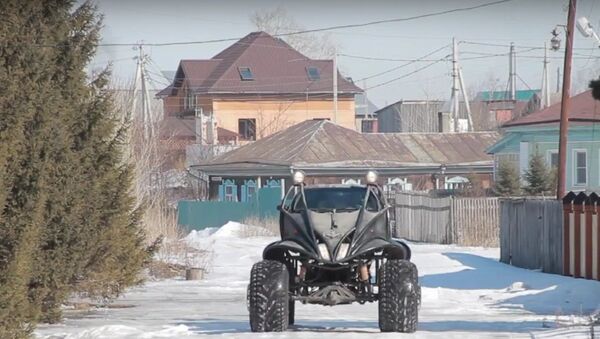 Russia: Bizarre alien-like vehicle roams around Biysk - Sputnik International