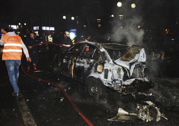 Members of emergency services work at the scene of an explosion in Ankara, Turkey, Sunday, March 13, 2016. Members of emergency services work at the scene of an explosion in Ankara, Turkey, Sunday, March 13, 2016. - Sputnik International