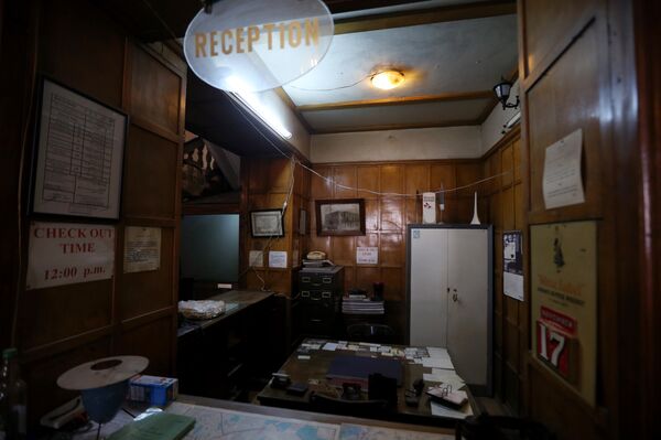 A picture taken on the government controlled side of Aleppo on November 17, 2014, shows the reception desk of the Baron Hotel, the oldest hotel in the northern Syrian city A picture taken on the government controlled side of Aleppo on November 17, 2014, shows the reception desk of the Baron Hotel, the oldest hotel in the northern Syrian city - Sputnik International