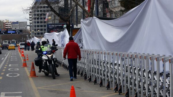 Security officials at Sunday's explosion site covered by large white sheeting in Ankara, Turkey, Tuesday, March 15, 2016 - Sputnik International