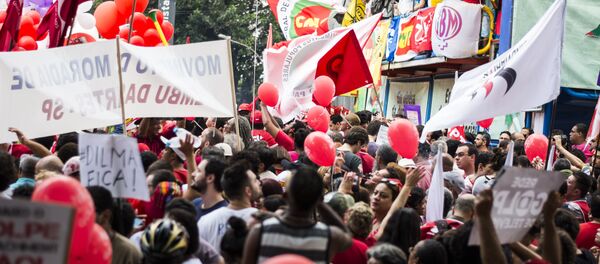 People demonstrate in support of Brazil's President Dilma Rousseff's appointment of Brazil's former President Luiz Inacio Lula da Silva as her chief of staff, at Paulista avenue in Sao Paulo, Brazil - Sputnik International
