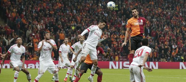 Galatasaray's Hakan Balta, second right, jumps for a hi ball with Benfica's Raul Jimenez during the Champions League Group C soccer match between Galatasaray and Benfica at Turk Telekom Arena Stadium in Istanbul, Turkey. (File) Galatasaray's Hakan Balta, second right, jumps for a hi ball with Benfica's Raul Jimenez during the Champions League Group C soccer match between Galatasaray and Benfica at Turk Telekom Arena Stadium in Istanbul, Turkey. (File) - Sputnik International