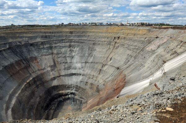 Development site of the Mir diamond pipe near the town of Mirny Development site of the Mir diamond pipe near the town of Mirny - Sputnik International