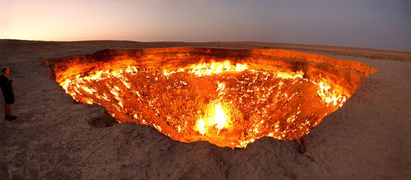 The Door to Hell, a burning natural gas field in Derweze, Turkmenistan The Door to Hell, a burning natural gas field in Derweze, Turkmenistan - Sputnik International