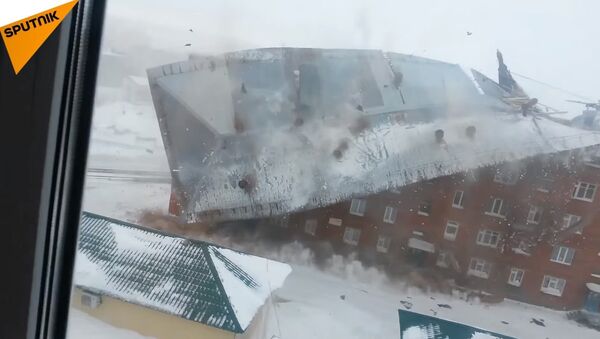 Strong Wind Blows Roof off House in Russia - Sputnik International