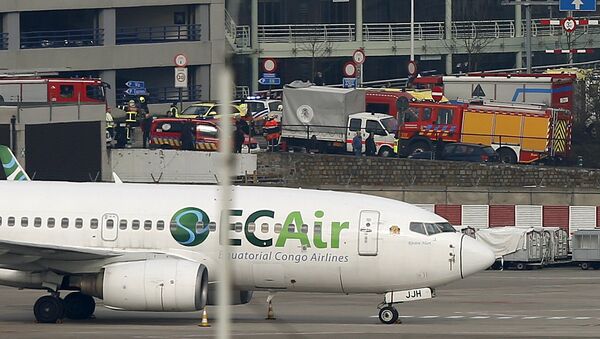 Emergency services at the scene of explosions at Zaventem airport near Brussels, Belgium March 22, 2016 - Sputnik International