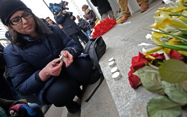 Memory vigil near Belgian Embassy in Moscow after explosions in Brussels - Sputnik International