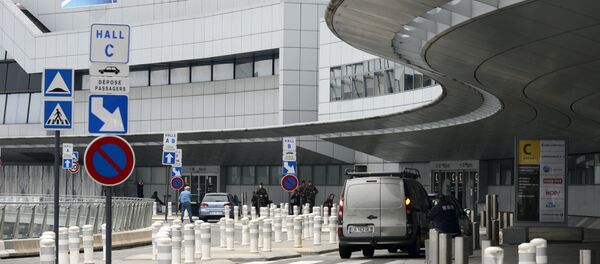 Soldiers patrol at Toulouse Blagnac Airport (File) Soldiers patrol at Toulouse Blagnac Airport (File) - Sputnik International