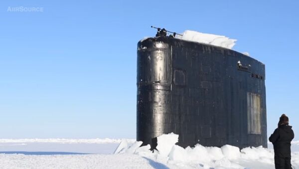 Nuclear Submarine Breaking Through Arctic Ice - Sputnik International