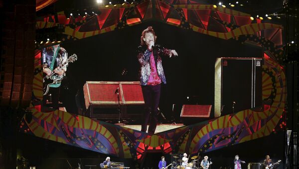 Mick Jagger of the Rolling Stones is seen on a giant screen as he performs during a free outdoor concert at Ciudad Deportiva de la Habana sports complex in Havana, March 25, 2016. - Sputnik International