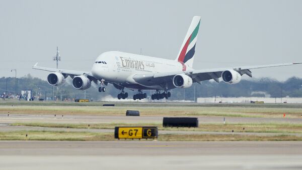 Emirates’ inaugural A380 flight to Dallas Fort/Worth International Airport touches down at Dallas-Fort Worth International Airport in Texas. (File) - Sputnik International