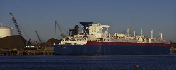 Matthew, a liquefied natural gas tanker, unloads its cargo of 33 million gallons of LNG in Everett - Sputnik International