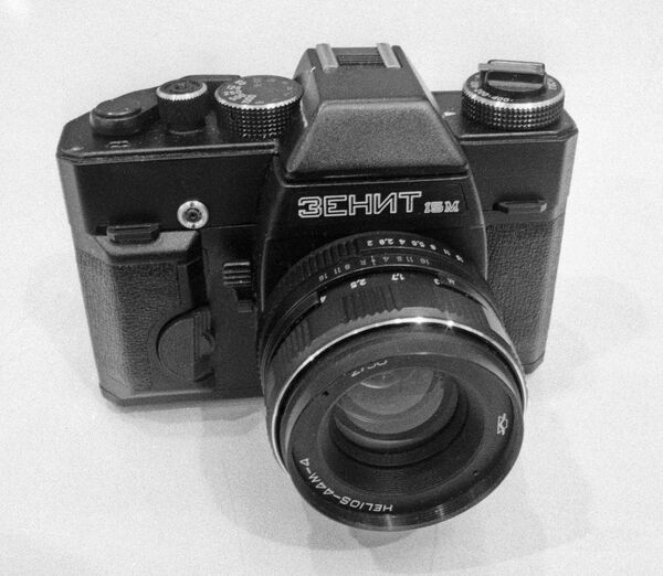 New Soviet 35-mm Zenit photo camera 15M at a wholesale fair of recreation and leisure goods. (File) New Soviet 35-mm Zenit photo camera 15M at a wholesale fair of recreation and leisure goods. (File) - Sputnik International