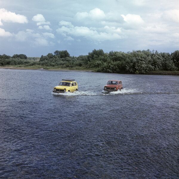 VAZ 2121 Niva ATVs being tested in Siberia - Sputnik International