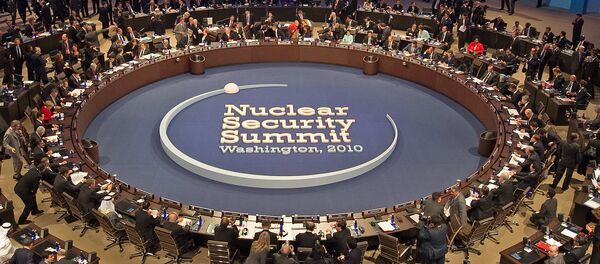 President Barack Obama (top center) hosts 46 visiting leaders at the start of the plenary session of the Nuclear Security Summit April 13, 2010, in Washington, DC - Sputnik International