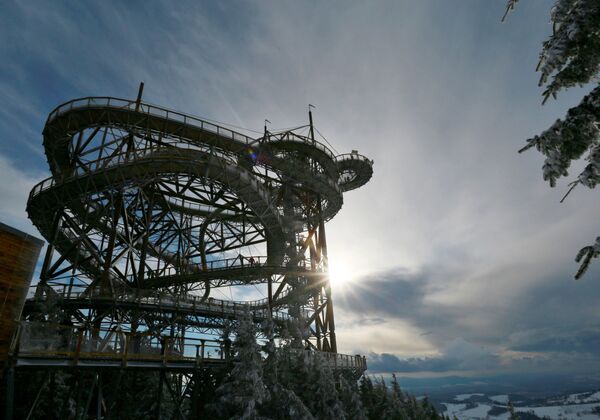 A View to Die For: World's Scariest Skywalks and Observation Points - Sputnik International