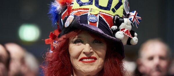 A pro-Brexit campaigner smiles at a public meeting by pro-Brexit campaigners central London on February 19, 2016. - Sputnik International