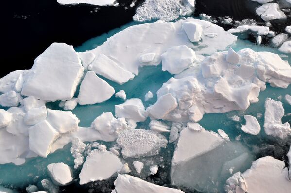 Global Warming Alert: Arctic Ice Continues to Melt Like Butter - Sputnik International