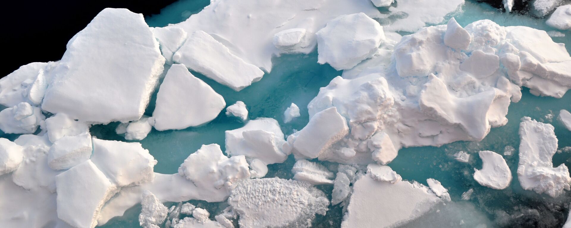 Глыбы льда в Северном Ледовитом океане - Sputnik International, 1920, 28.12.2023