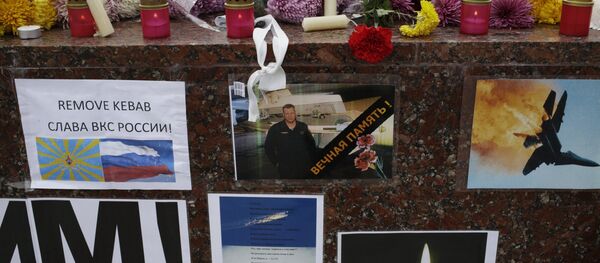 Memorial rally for killed Su-24 pilot Oleg Peshkov in Simferopol Memorial rally for killed Su-24 pilot Oleg Peshkov in Simferopol - Sputnik International