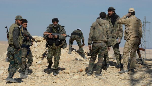 Syrian government army and militia on the fringes of Al Qaryatayn - Sputnik International