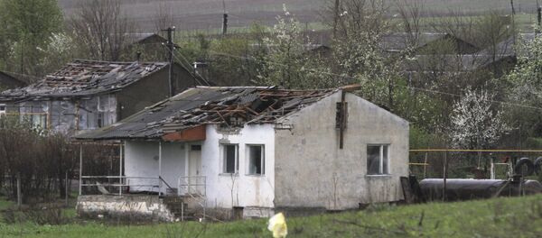 A house which was damaged during clashes between Armenian and Azeri forces, is seen in the town of Martakert in Nagorno-Karabakh region, which is controlled by separatist Armenians, April 3, 2016. A house which was damaged during clashes between Armenian and Azeri forces, is seen in the town of Martakert in Nagorno-Karabakh region, which is controlled by separatist Armenians, April 3, 2016. - Sputnik International