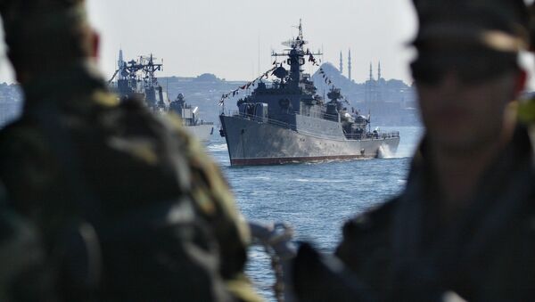 Turkish Navy commandos stand guard at Turkish Navy frigate TCG Salihreis. (File) - Sputnik International