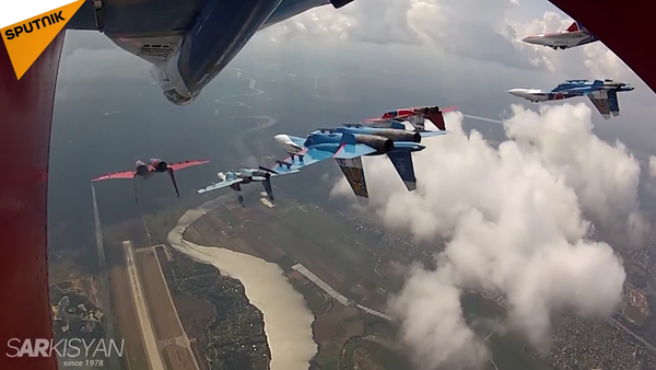 Legendary Russian Knigts: 25 Years of Aerobatic Excellence - Sputnik International