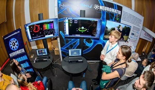 So far, the developers think the new neuro-interface could be used in education and entertainment So far, the developers think the new neuro-interface could be used in education and entertainment - Sputnik International