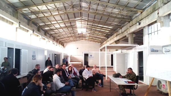 Refugees at the registration station in Chios, Greece. - Sputnik International