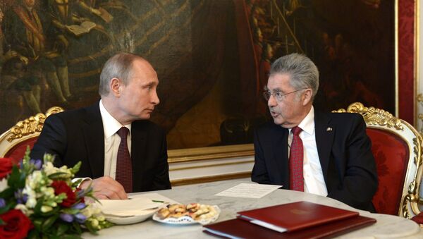 Presidents Vladimir Putin (left) of Russia and Heinz Fischer of Austria (File) - Sputnik International