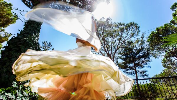 Shade Wedding - Sputnik International