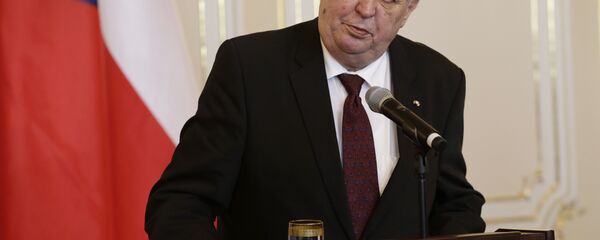 Czech Republic's President Milos Zeman addresses media during a press conference at the Prague Castle in Prague, Czech Republic, Tuesday, March 15, 2016 - Sputnik International